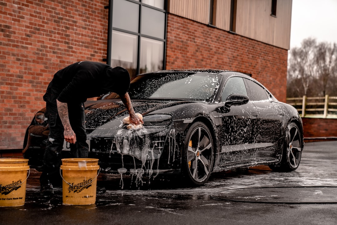 Regularne mycie i konserwacja samochodu – zachowaj blask i ochronę lakieru
